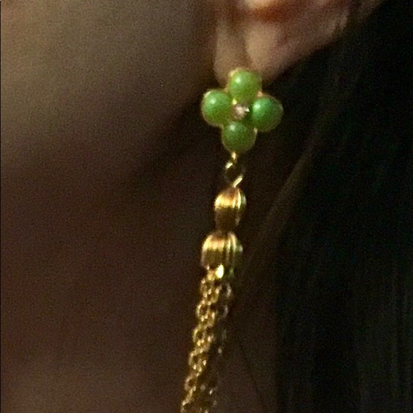 Jade Flower with Gold Chain Dangling - Picture 2 of 3